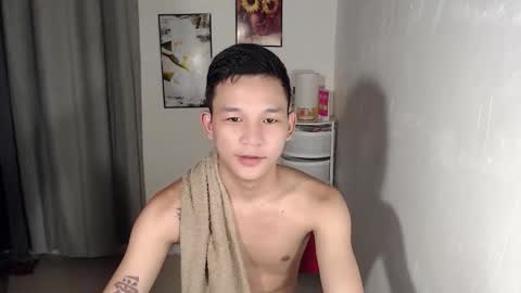 Snapshot of hotguy0503 chatting on October 18, 6:41 pm hotguy0503 online show from October 18, 6:41 pm