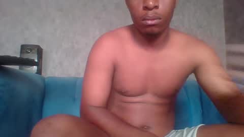 hotguyy001 online show from February 26, 10:26 am