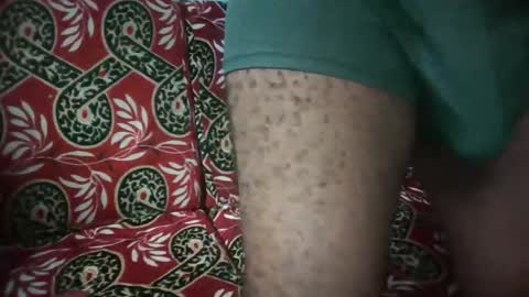 hotguyy001 online show from March 22, 6:39 am