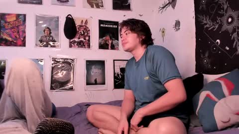 Sam and Nico online show from April 13, 1:11 am