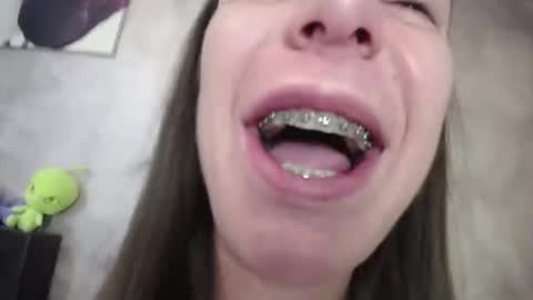 Lia   online show from April 2, 8:01 am