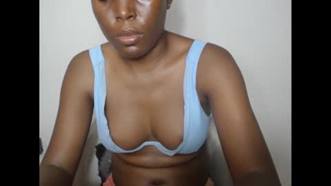 hotjessie0 online show from January 16, 1:36 pm