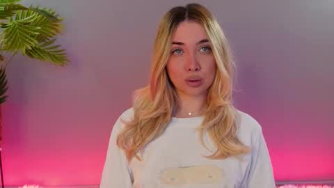 Snapshot of hotjessxx chatting on January 18, 3:27 pm Maria online show from January 18, 3:27 pm