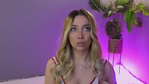 Snapshot of hotjessxx chatting on March 20, 3:11 am Maria online show from March 20, 3:11 am