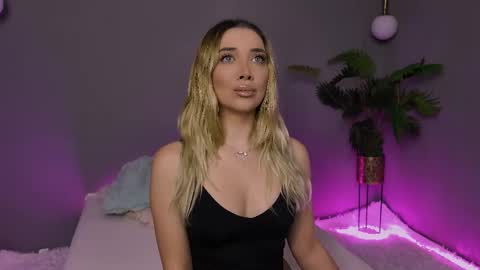 Snapshot of hotjessxx chatting on March 25, 5:02 am Maria online show from March 25, 5:02 am