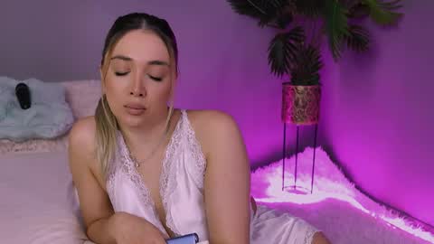 Snapshot of hotjessxx chatting on March 31, 6:47 am Maria online show from March 31, 6:47 am