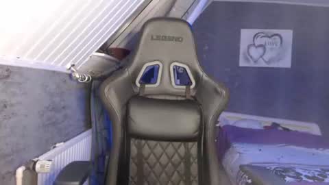 KevinKellyy online show from December 10, 11:43 am