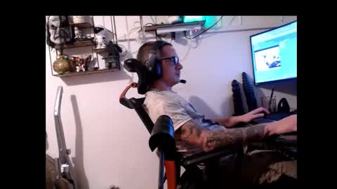 hotkinkytat online show from December 8, 5:29 am