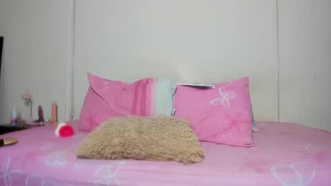 Snapshot of hotkrystel chatting on February 15, 1:16 pm Krystel online show from February 15, 1:16 pm