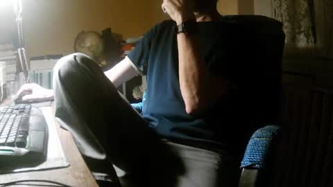 Snapshot of hotleopold chatting on May 18, 8:58 pm hotleopold online show from May 18, 8:58 pm