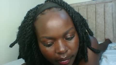 Snapshot of hotlina01 chatting on February 14, 5:43 pm hotlina01 online show from February 14, 5:43 pm