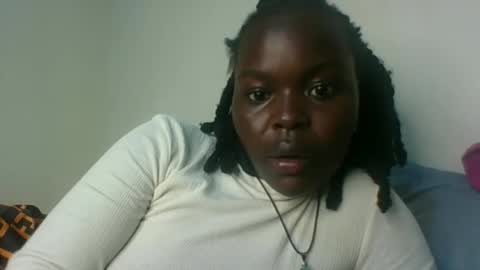 Snapshot of hotlina01 chatting on February 21, 2:18 pm hotlina01 online show from February 21, 2:18 pm