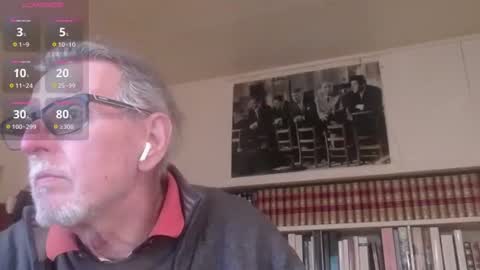 Snapshot of hotlux_54 chatting on March 15, 4:02 pm hotlux_54 online show from March 15, 4:02 pm