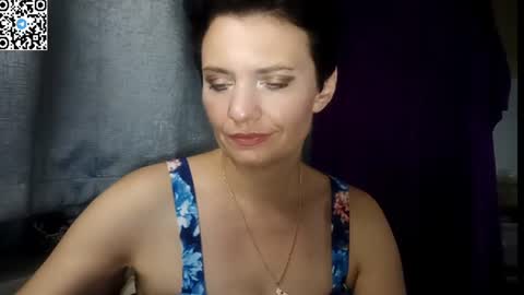 Snapshot of hotmamaqueen234 chatting on June 22, 7:44 pm hotmamaqueen234 online show from June 22, 7:44 pm