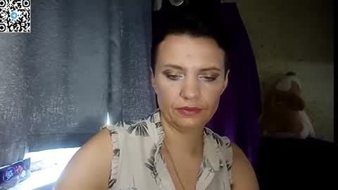 Snapshot of hotmamaqueen234 chatting on June 28, 12:33 pm hotmamaqueen234 online show from June 28, 12:33 pm
