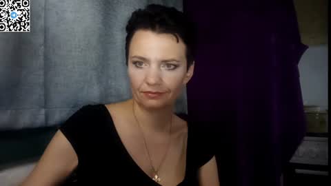 Snapshot of hotmamaqueen234 chatting on July 7, 9:30 pm hotmamaqueen234 online show from July 7, 9:30 pm