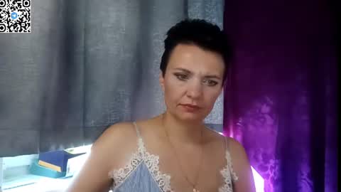 Snapshot of hotmamaqueen234 chatting on July 16, 12:22 pm hotmamaqueen234 online show from July 16, 12:22 pm