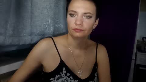 Snapshot of hotmamaqueen234 chatting on July 23, 12:02 am hotmamaqueen234 online show from July 23, 12:02 am