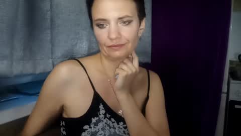 Snapshot of hotmamaqueen234 chatting on July 23, 1:58 am hotmamaqueen234 online show from July 23, 1:58 am