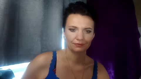 Snapshot of hotmamaqueen234 chatting on July 26, 8:10 am hotmamaqueen234 online show from July 26, 8:10 am