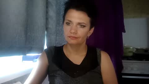 Snapshot of hotmamaqueen234 chatting on July 27, 1:18 pm hotmamaqueen234 online show from July 27, 1:18 pm
