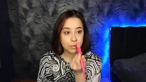 Snapshot of hotmariella chatting on January 21, 6:00 am hotmariella online show from January 21, 6:00 am