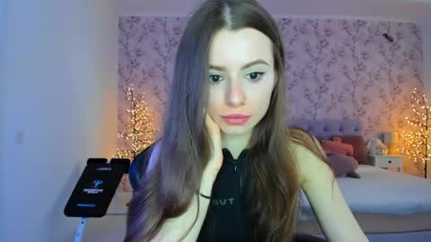 hotmolly_ online show from April 7, 9:21 am