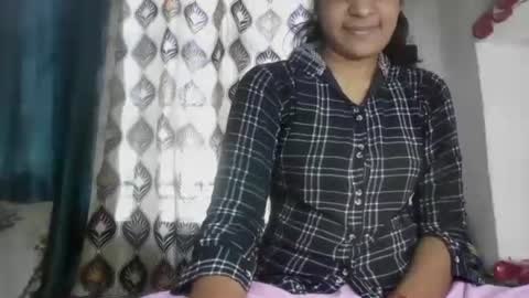 Snapshot of hotnsweetindian chatting on December 4, 7:39 am lola online show from December 4, 7:39 am