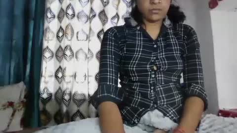 Snapshot of hotnsweetindian chatting on December 11, 7:31 am lola online show from December 11, 7:31 am