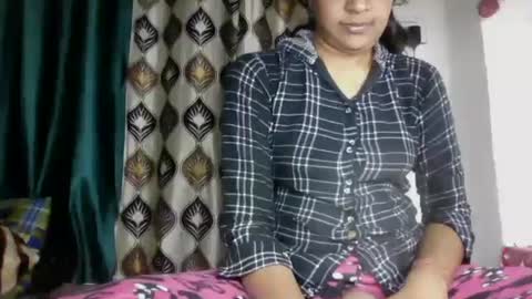 Snapshot of hotnsweetindian chatting on December 17, 2:44 pm lola online show from December 17, 2:44 pm