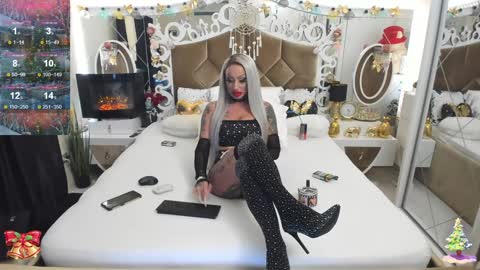 Snapshot of hotred69xxx chatting on December 15, 2:27 pm Delya- online show from December 15, 2:27 pm