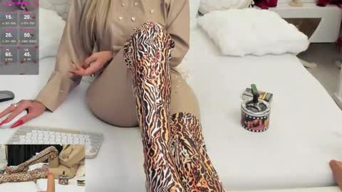 Snapshot of hotred69xxx chatting on October 23, 2:49 pm Delya- online show from October 23, 2:49 pm