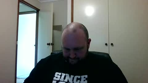 Snapshot of hotrodder323 chatting on December 11, 6:14 am hotrodder323 online show from December 11, 6:14 am