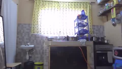 Snapshot of hotsassyqueen219667 chatting on April 12, 10:53 am Kichuna online show from April 12, 10:53 am