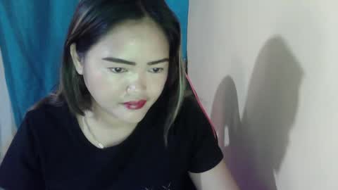 Snapshot of hotsexymam chatting on June 24, 5:17 am hotsexymam online show from June 24, 5:17 am
