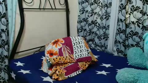 Snapshot of hotssofia4u chatting on January 24, 6:35 am sofia online show from January 24, 6:35 am
