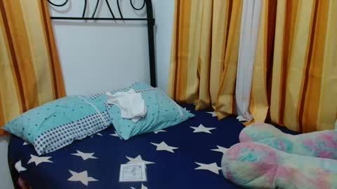 Snapshot of hotssofia4u chatting on February 15, 10:33 am sofia online show from February 15, 10:33 am