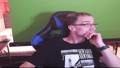 hotsummerboy89 online show from January 23, 2:28 pm