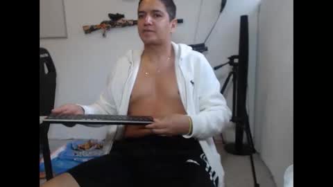 Snapshot of hott_mexican chatting on December 1, 7:19 pm YAYO online show from December 1, 7:19 pm