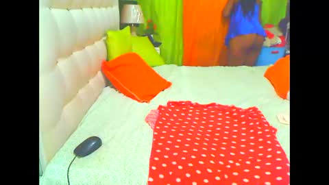 Snapshot of hottesa2019 chatting on February 13, 12:11 pm THEONE online show from February 13, 12:11 pm