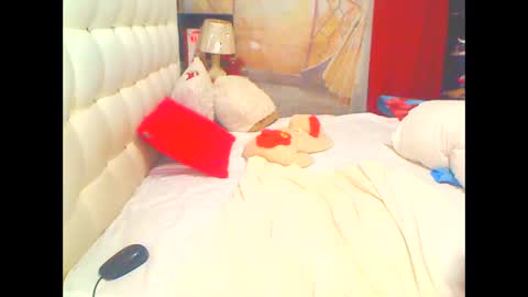 Snapshot of hottesa2019 chatting on November 2, 11:45 am THEONE online show from November 2, 11:45 am