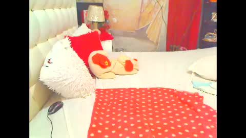 Snapshot of hottesa2019 chatting on November 18, 12:31 pm THEONE online show from November 18, 12:31 pm