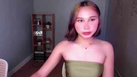 Snapshot of hottest_girl_vivianexx chatting on February 27, 10:37 am online show from February 27, 10:37 am
