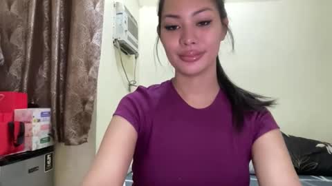 Snapshot of hottest_katarinaxxx chatting on December 21, 6:48 pm katarina online show from December 21, 6:48 pm