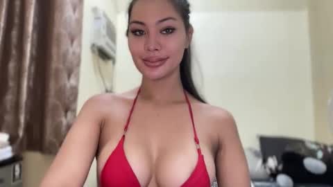 Snapshot of hottest_katarinaxxx chatting on January 13, 2:39 am katarina online show from January 13, 2:39 am