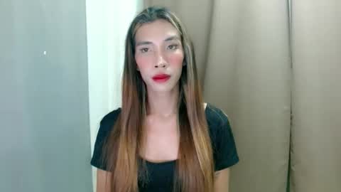 Snapshot of hottest_skinnygirl26 chatting on November 20, 12:05 pm kitty online show from November 20, 12:05 pm