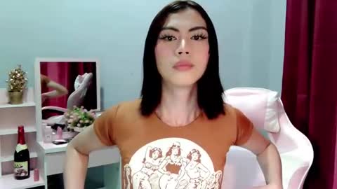 hottestdella69 online show from January 10, 12:07 pm