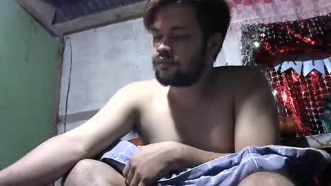 HottestPinoy32 online show from December 5, 3:50 pm