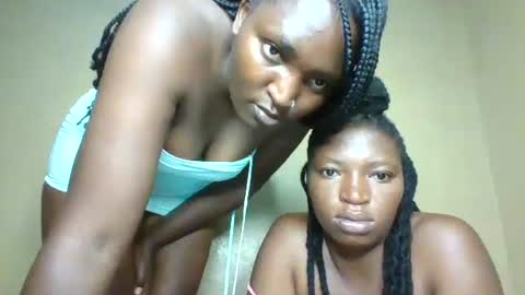 Snapshot of hottie_amor chatting on October 23, 1:05 am AMOR online show from October 23, 1:05 am