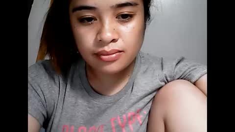 Snapshot of hottie_asianbabe chatting on February 10, 11:36 am Leen online show from February 10, 11:36 am